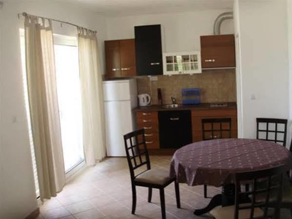 Apartments Mazuran Hvar Town Eksteriør bilde